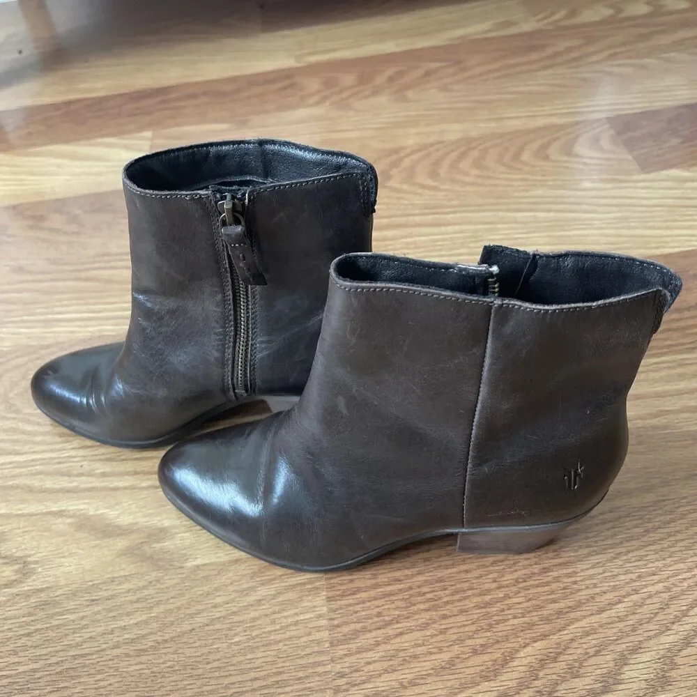 FRYE Megan Inside Zip Leather Chocolate Brown Booties FR41577 Women's 7.5